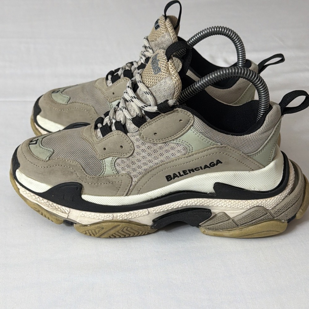 Women's Shoes Triple S Sneaker 41 Gray White US Size 6 Used Shoe Fit Gym Casual